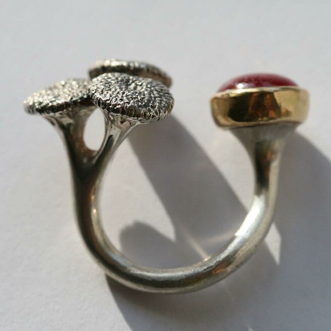 Zwischenfingerring botanisch. Sternrubin, Silber, Feingold